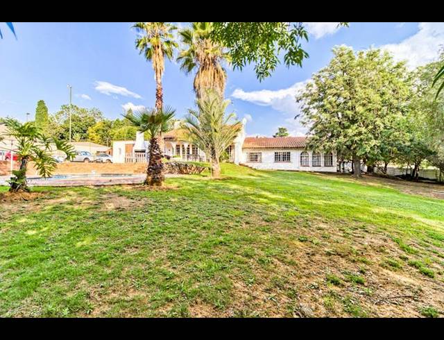 LAND FOR SALE IN BRYANSTON